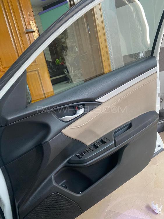 Honda Civic 2017 for Sale in Faisalabad Honda Civic 2017 for Sale in Faisalabad Image-9