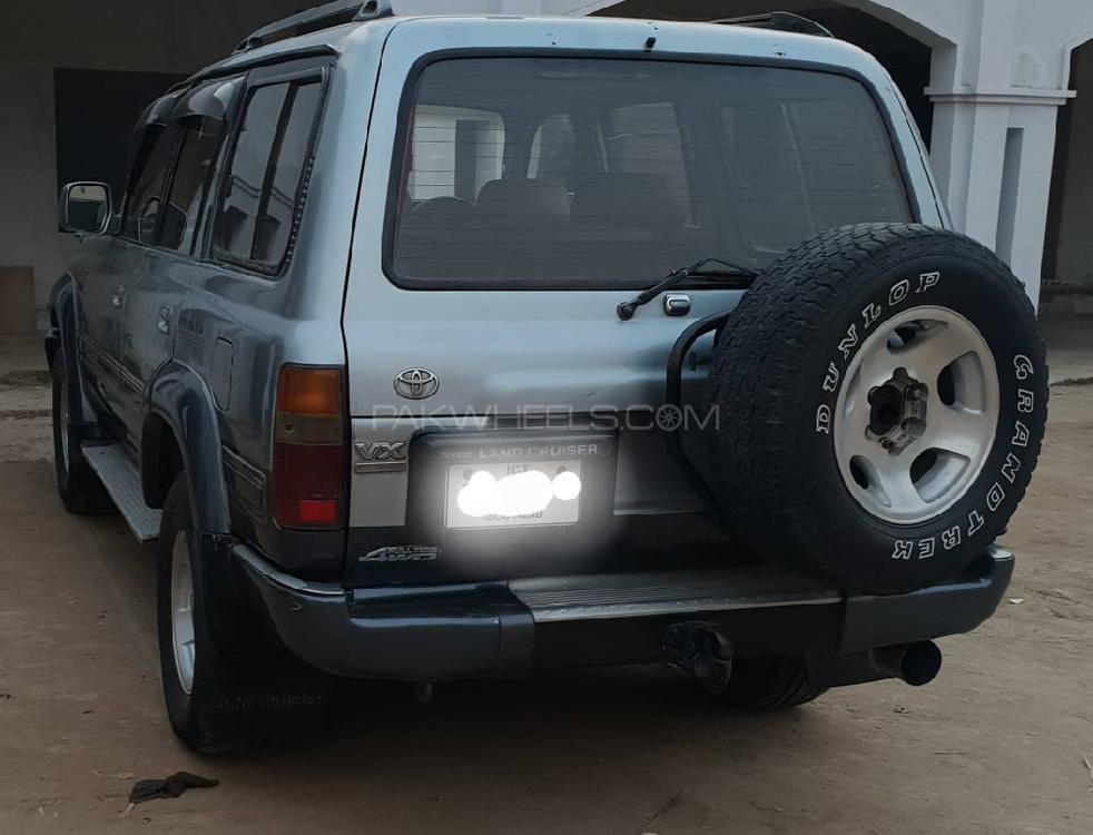 Toyota Land Cruiser - 1994 cruising Toyota Land Cruiser - 1994 cruising Image-3