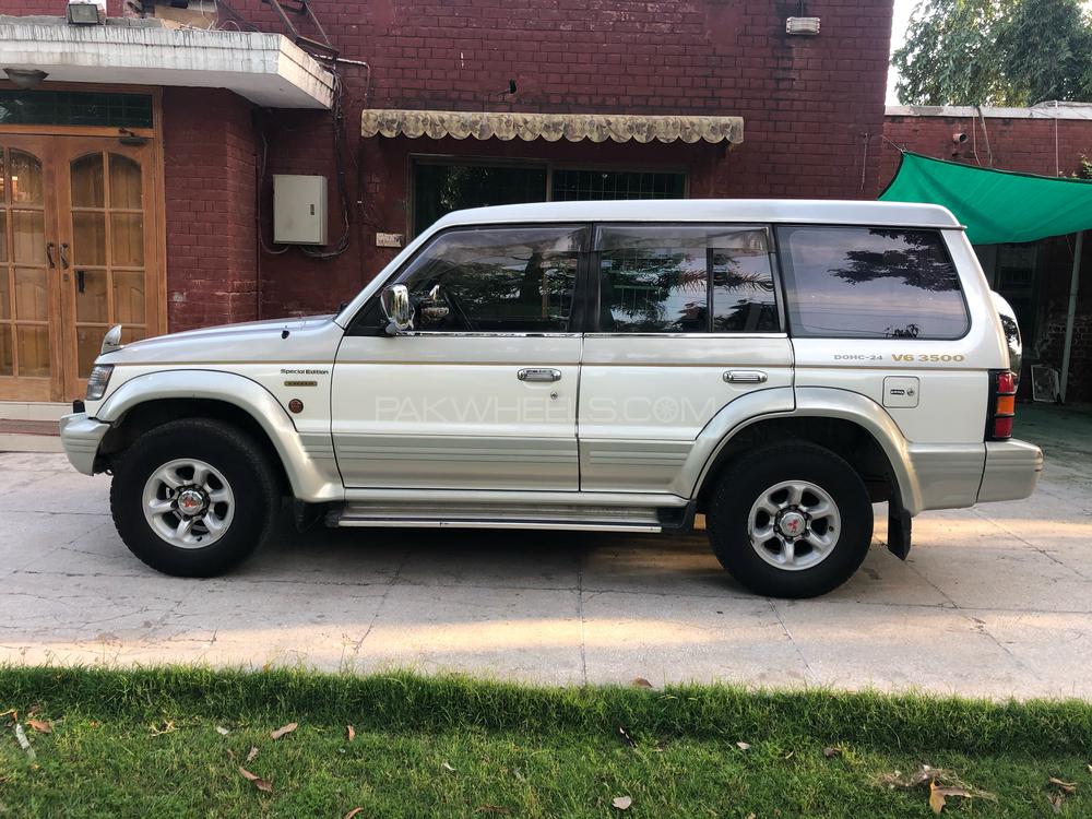 Mitsubishi Pajero 1992 for Sale in Lahore Image-1