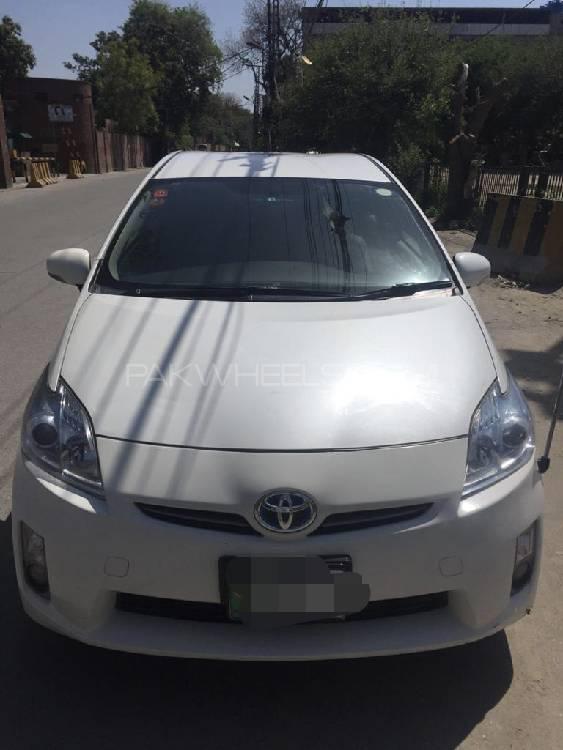 Toyota Prius 2010 for Sale in Lahore Image-1
