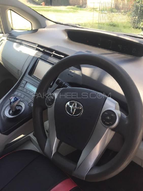 Toyota Prius 2010 for Sale in Lahore Toyota Prius 2010 for Sale in Lahore Image-19