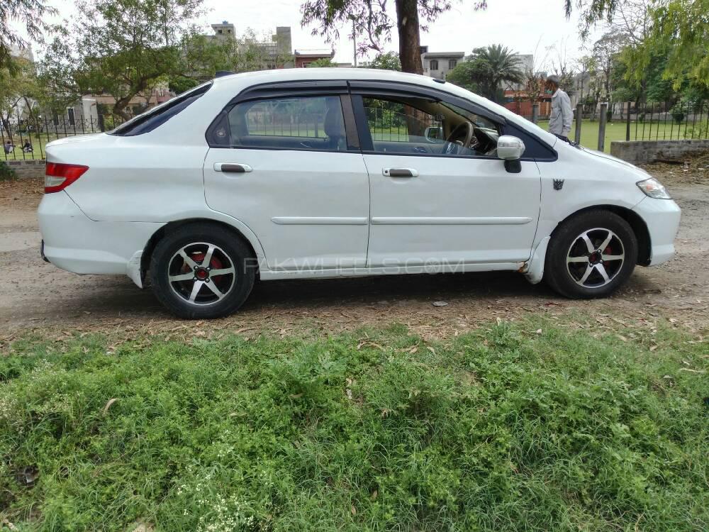 Honda City 2005 for Sale in Lahore Image-1