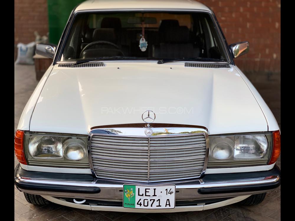 Mercedes Benz E Class 1980 for Sale in Lahore Image-1