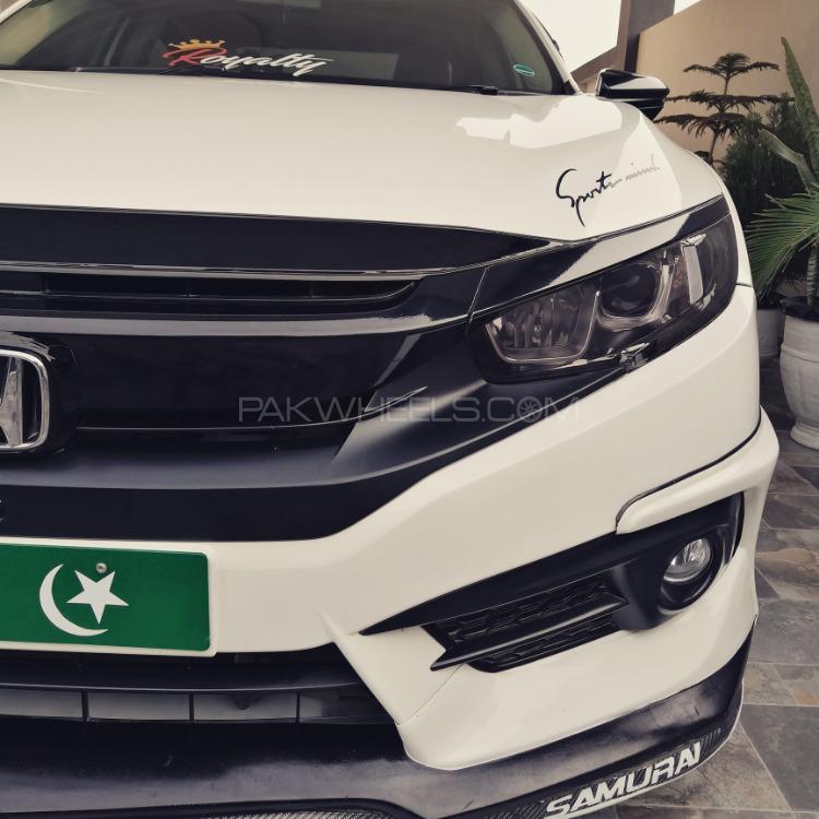 Honda Civic - 2018  Honda Civic - 2018  Image-3