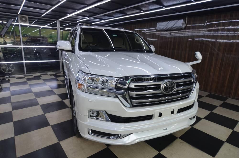 Toyota Land Cruiser 2017 for Sale in Lahore Toyota Land Cruiser 2017 for Sale in Lahore Image-2