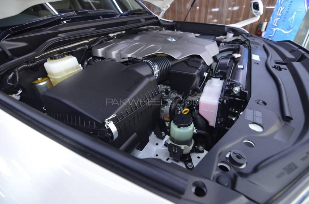 Toyota Land Cruiser 2017 for Sale in Lahore Toyota Land Cruiser 2017 for Sale in Lahore Image-15