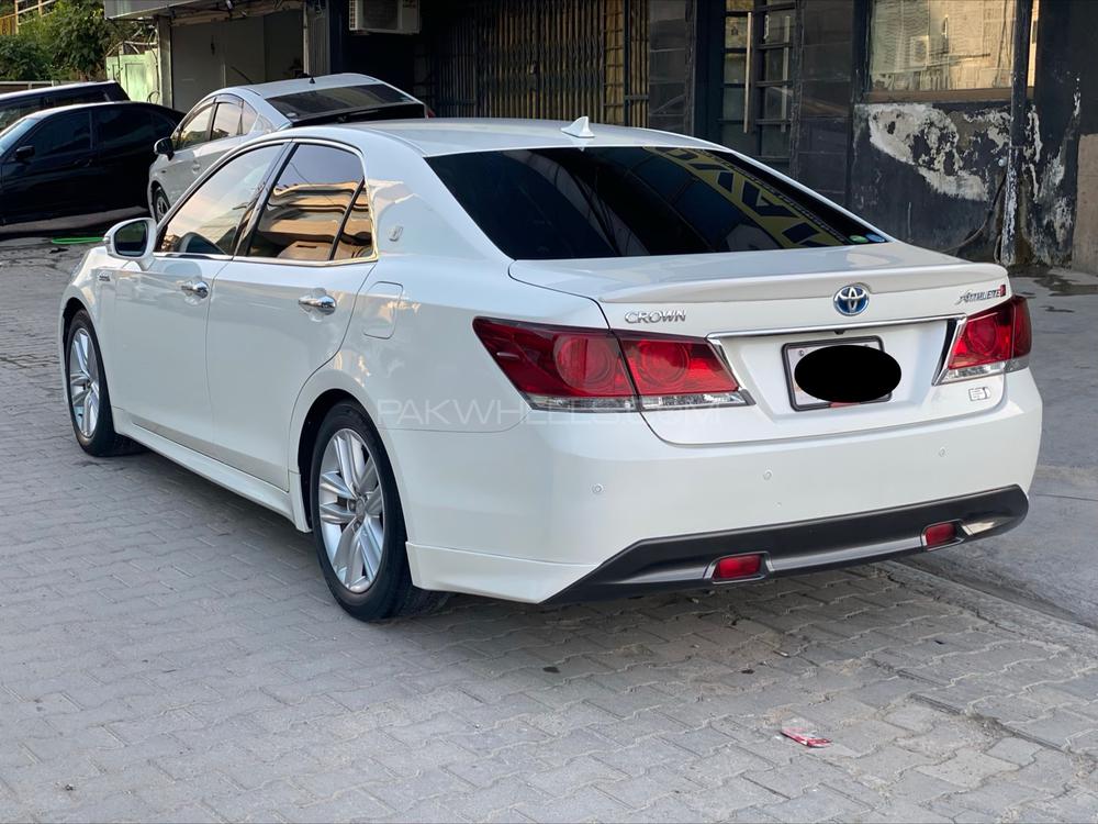 Toyota Crown 2013 for Sale in Islamabad Toyota Crown 2013 for Sale in Islamabad Image-11