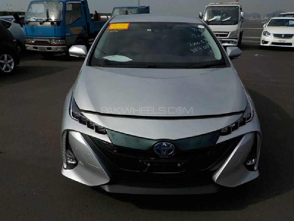 Toyota Prius 2017 for Sale in Karachi Toyota Prius 2017 for Sale in Karachi Image-3