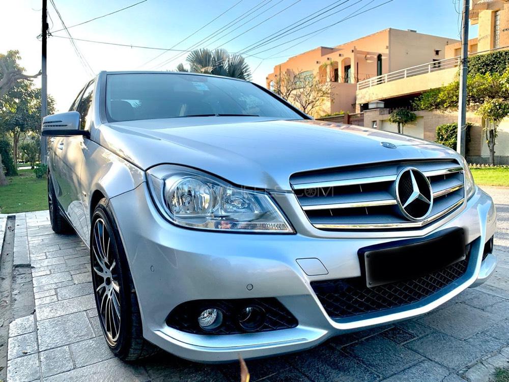 Mercedes Benz C Class 2011 for Sale in Karachi Image-1