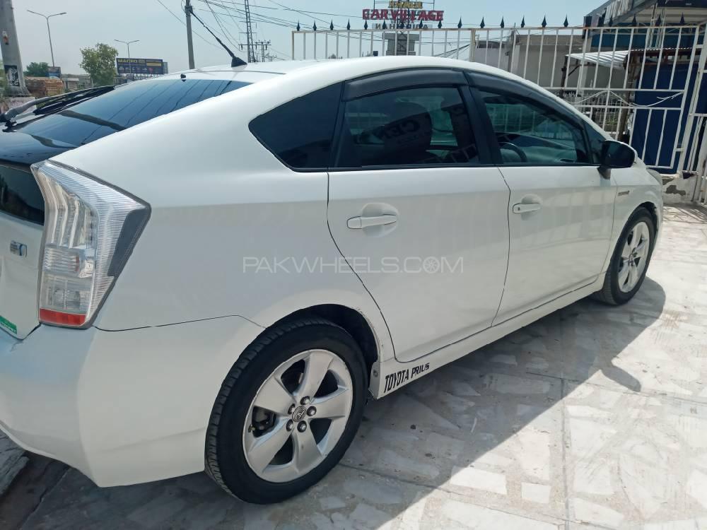 Toyota Prius 2010 for Sale in Peshawar Toyota Prius 2010 for Sale in Peshawar Image-6