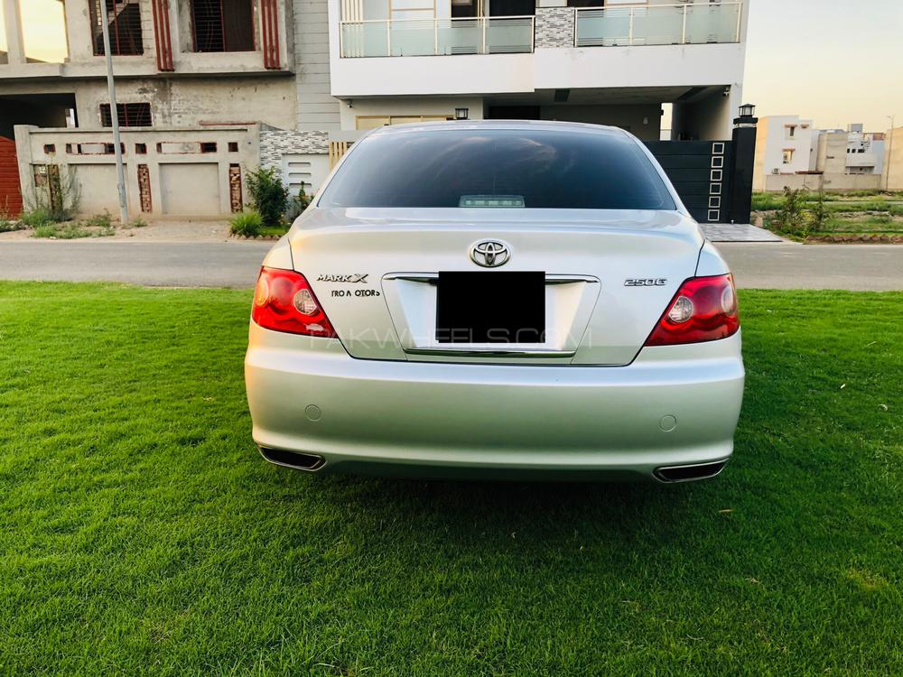 Toyota Mark X 2005 for Sale in Multan Toyota Mark X 2005 for Sale in Multan Image-11