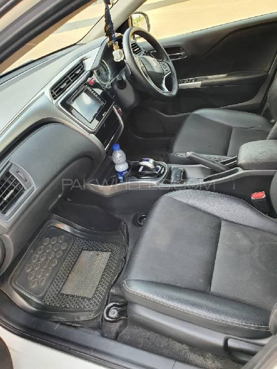 Honda Grace Hybrid 2014 for Sale in Gujranwala Honda Grace Hybrid 2014 for Sale in Gujranwala Image-6