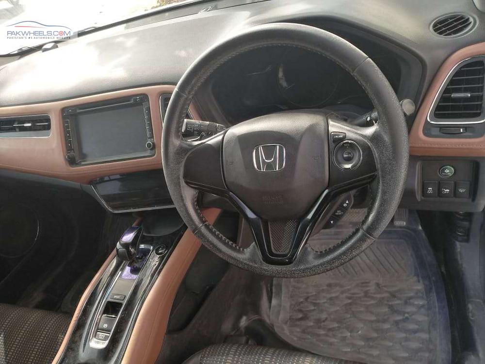 Honda Vezel 2015 for Sale in Karachi Honda Vezel 2015 for Sale in Karachi Image-11