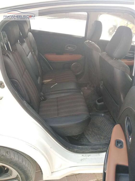 Honda Vezel 2015 for Sale in Karachi Honda Vezel 2015 for Sale in Karachi Image-12