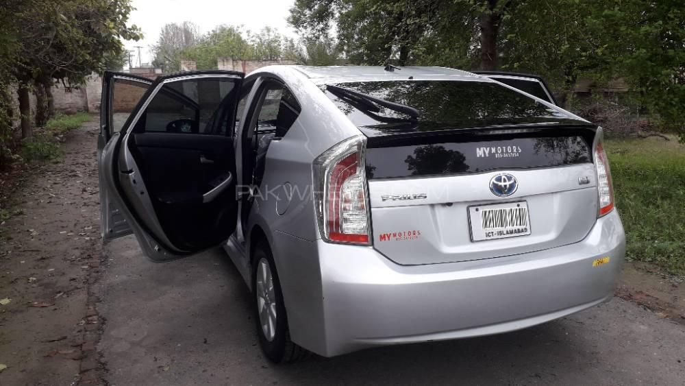Toyota Prius 2014 for Sale in Faisalabad Toyota Prius 2014 for Sale in Faisalabad Image-11