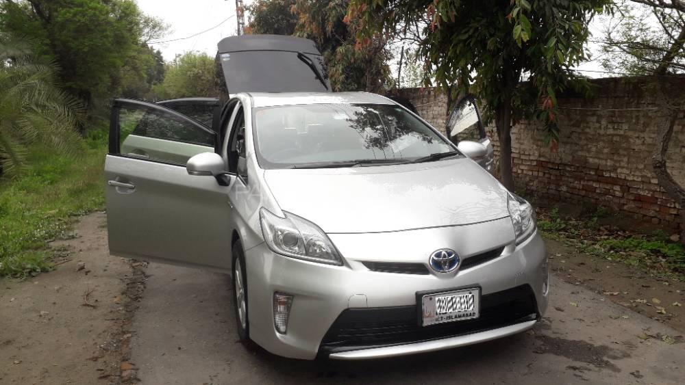 Toyota Prius 2014 for Sale in Faisalabad Toyota Prius 2014 for Sale in Faisalabad Image-3
