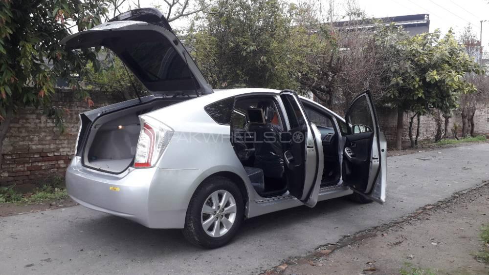 Toyota Prius 2014 for Sale in Faisalabad Toyota Prius 2014 for Sale in Faisalabad Image-19