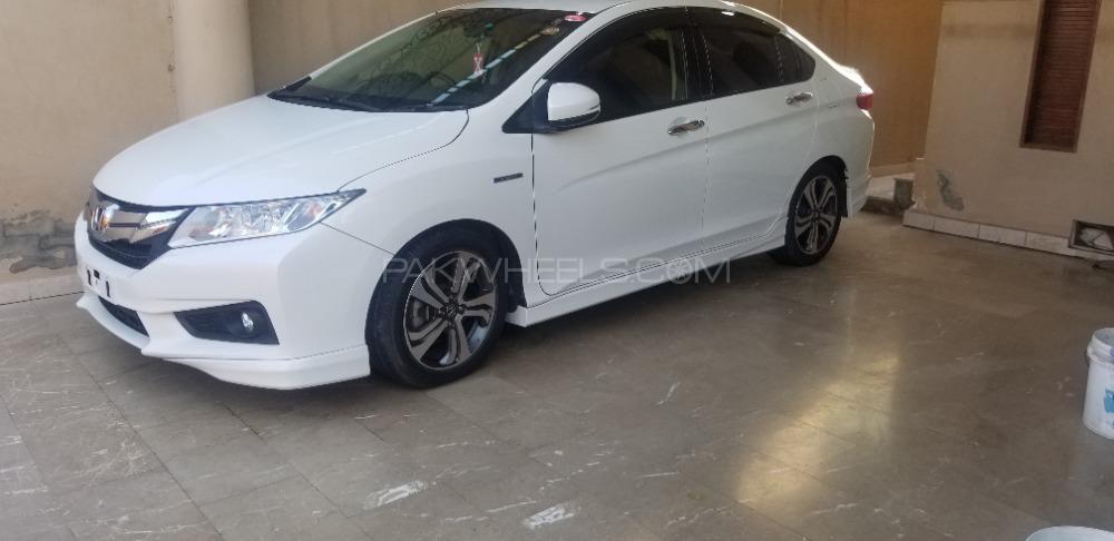 Honda Grace Hybrid 2015 for Sale in Lahore Image-1