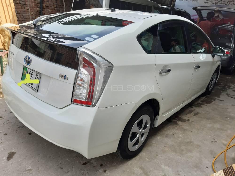 Toyota Prius 2012 for Sale in Sialkot Toyota Prius 2012 for Sale in Sialkot Image-3