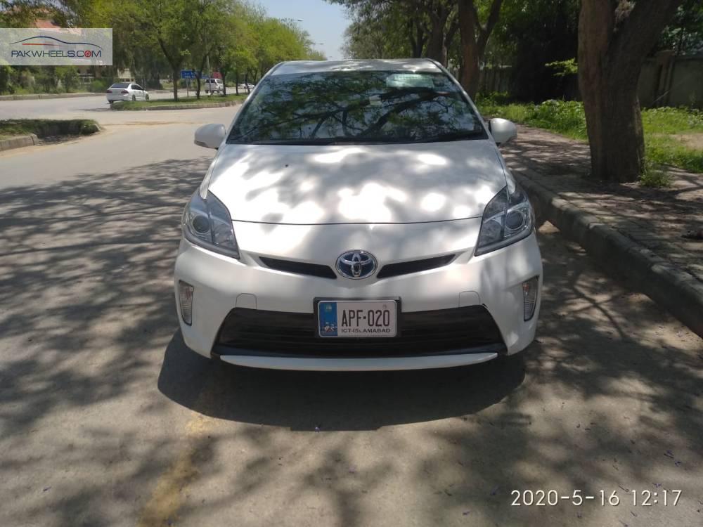 ٹویوٹا پریوس 2015 for Sale in اسلام آباد ٹویوٹا پریوس 2015 for Sale in اسلام آباد Image-2