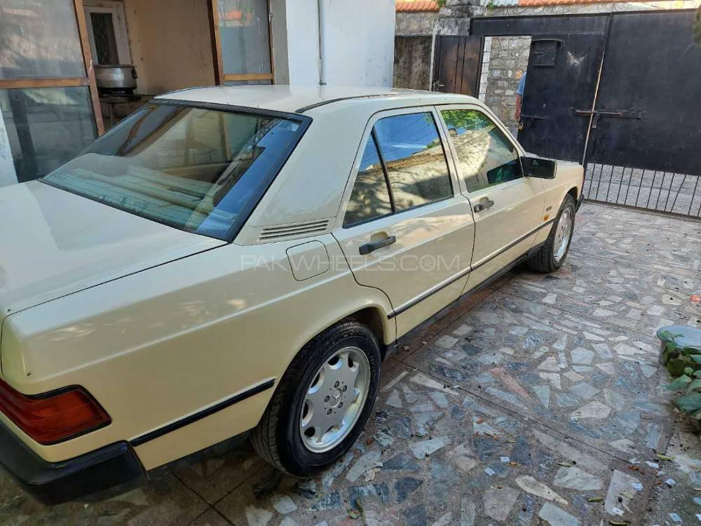 Mercedes Benz D Series 1989 for Sale in Abbottabad Mercedes Benz D Series 1989 for Sale in Abbottabad Image-5