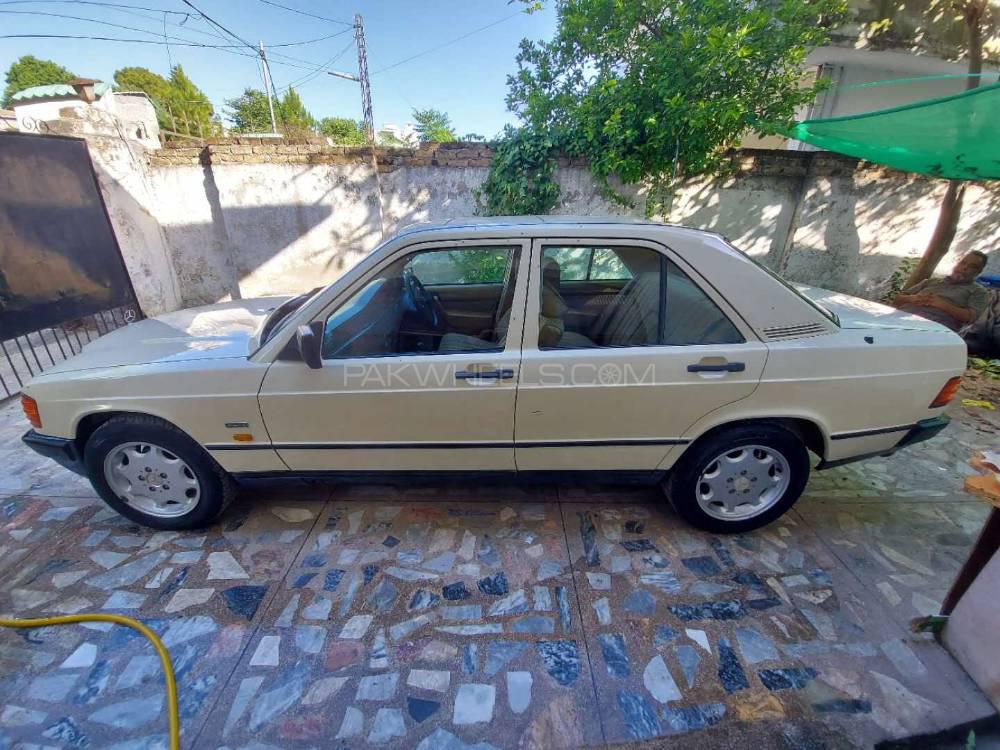 Mercedes Benz D Series 1989 for Sale in Abbottabad Mercedes Benz D Series 1989 for Sale in Abbottabad Image-8