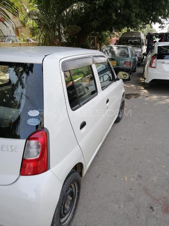 Daihatsu Esse 2007 for Sale in Karachi Image-1