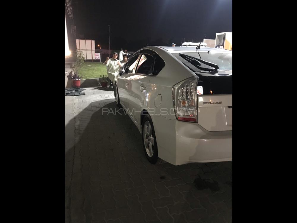 Toyota Prius 2010 for Sale in Peshawar Toyota Prius 2010 for Sale in Peshawar Image-5