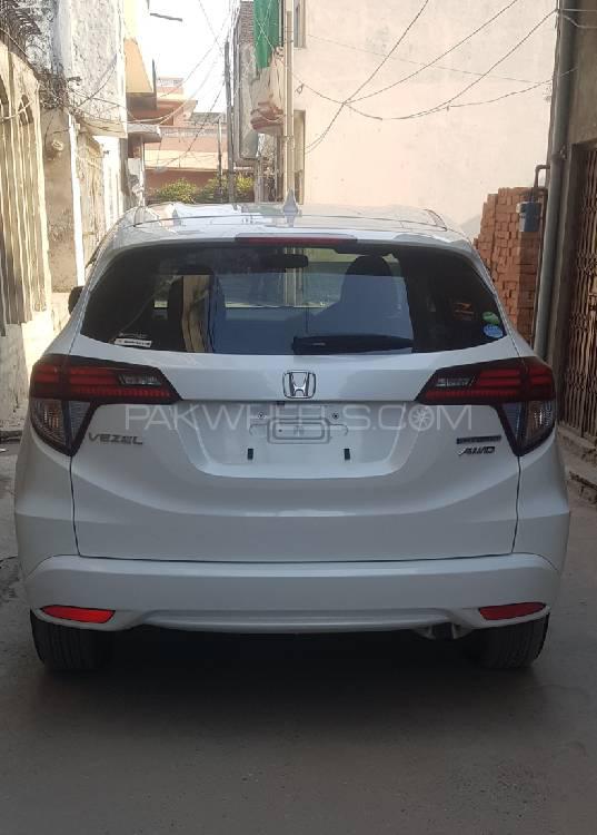 Honda Vezel 2014 for Sale in Sialkot Honda Vezel 2014 for Sale in Sialkot Image-2