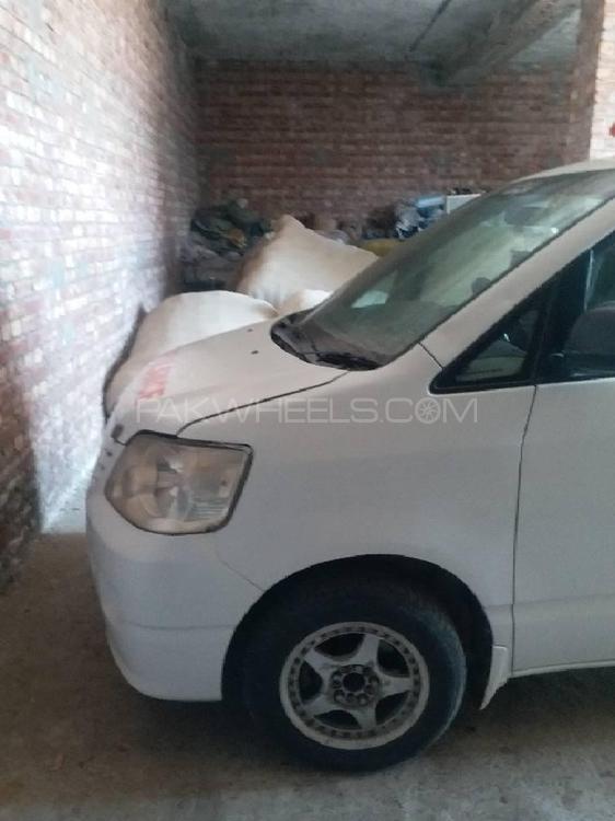 Toyota Noah 2004 for Sale in Lahore Image-1