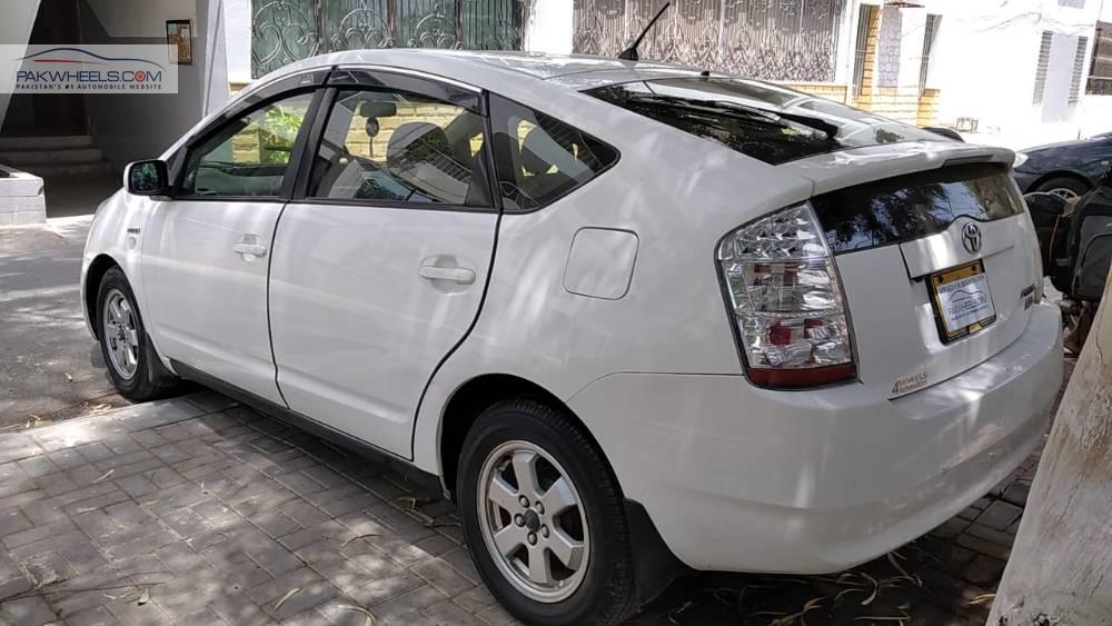 Toyota Prius 2011 for Sale in Karachi Toyota Prius 2011 for Sale in Karachi Image-5