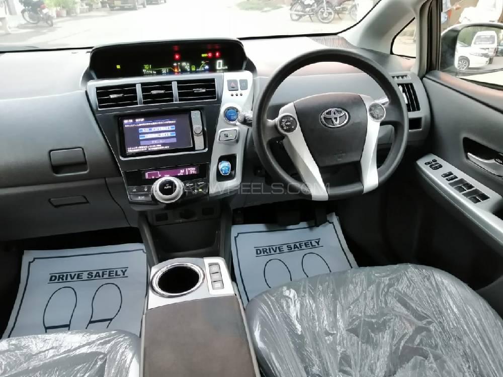 Toyota Prius Alpha 2011 for Sale in Karachi Toyota Prius Alpha 2011 for Sale in Karachi Image-16