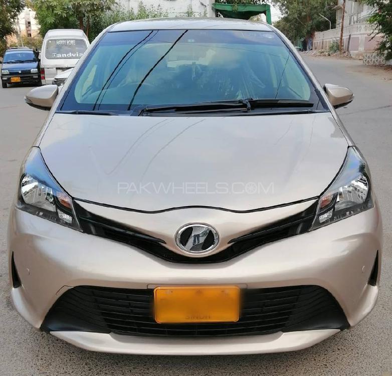 Toyota Vitz 2014 for Sale in Karachi Image-1
