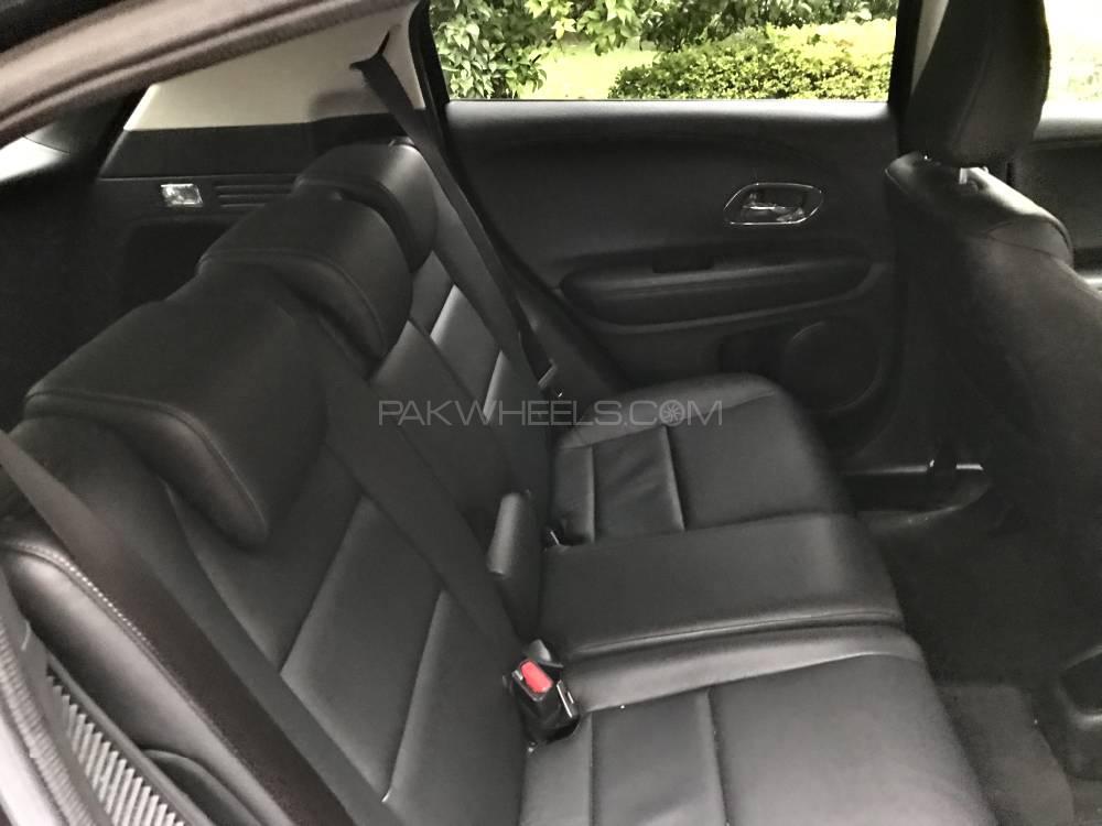 Honda Vezel 2015 for Sale in Gujrat Honda Vezel 2015 for Sale in Gujrat Image-11