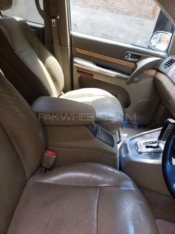 SsangYong Stavic 2005 for Sale in Faisalabad SsangYong Stavic 2005 for Sale in Faisalabad Image-9