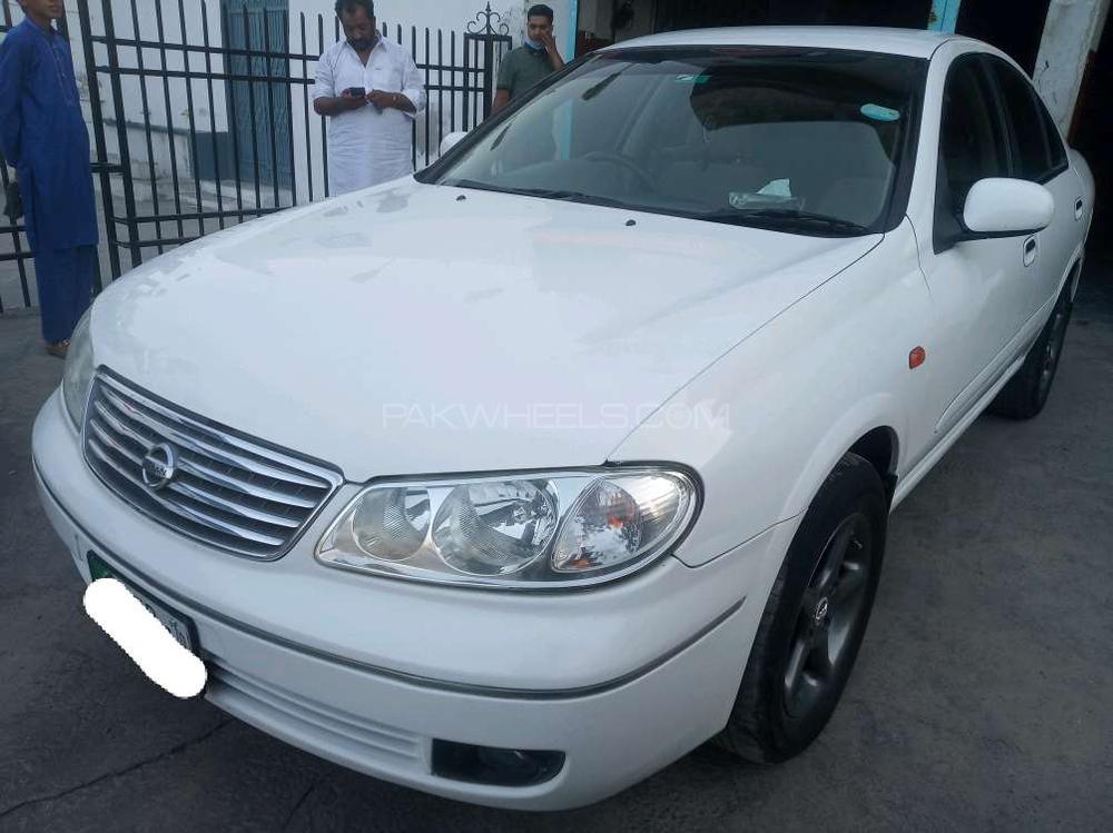 Nissan Sunny 2010 for Sale in Gujranwala Nissan Sunny 2010 for Sale in Gujranwala Image-3