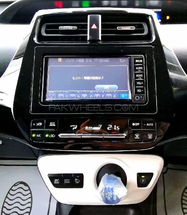 Toyota Prius 2017 for Sale in Karachi Toyota Prius 2017 for Sale in Karachi Image-8