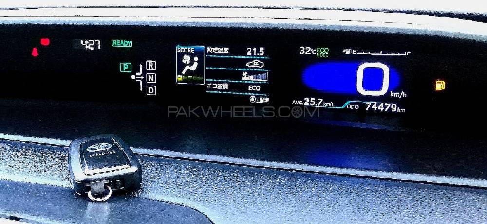 Toyota Prius 2017 for Sale in Karachi Toyota Prius 2017 for Sale in Karachi Image-16