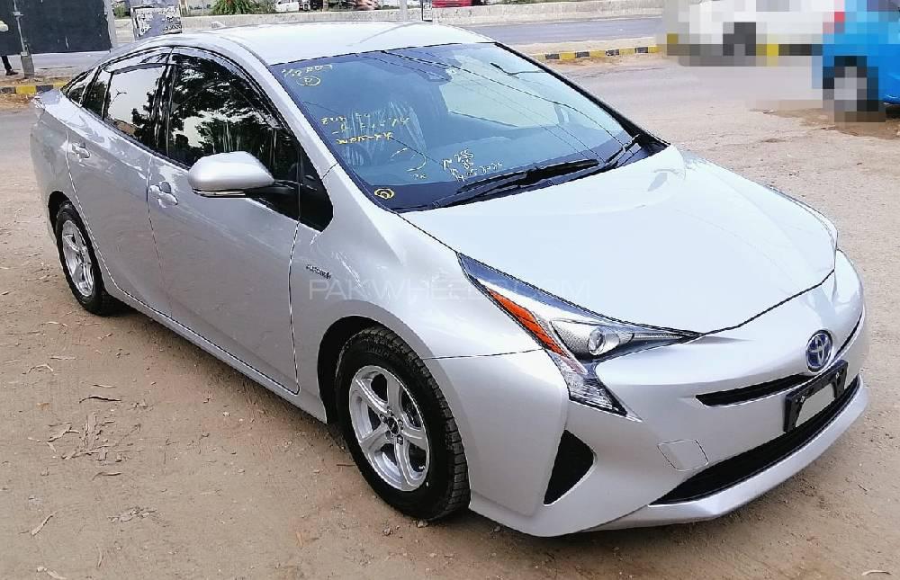 Toyota Prius 2017 for Sale in Karachi Toyota Prius 2017 for Sale in Karachi Image-3