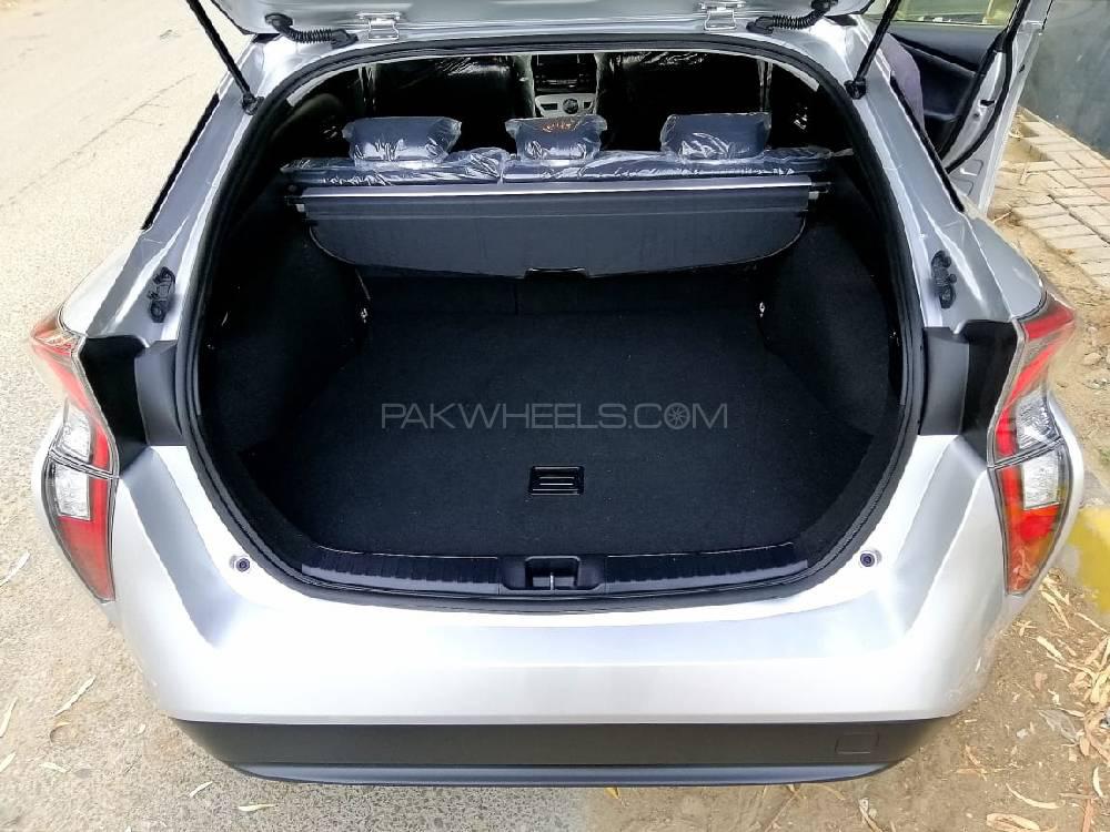 Toyota Prius 2017 for Sale in Karachi Toyota Prius 2017 for Sale in Karachi Image-12