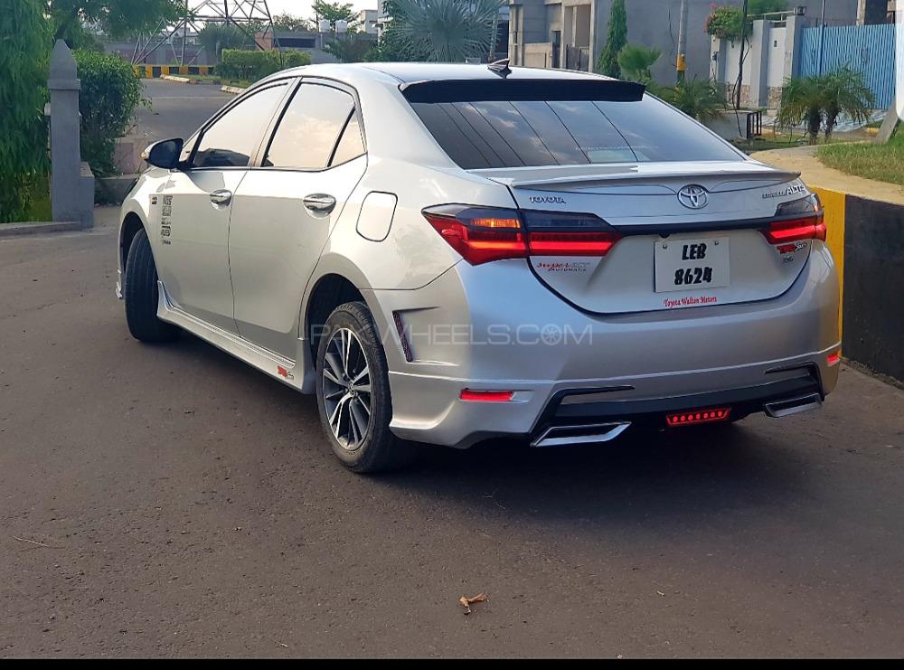 Toyota Corolla - 2017  Toyota Corolla - 2017  Image-2