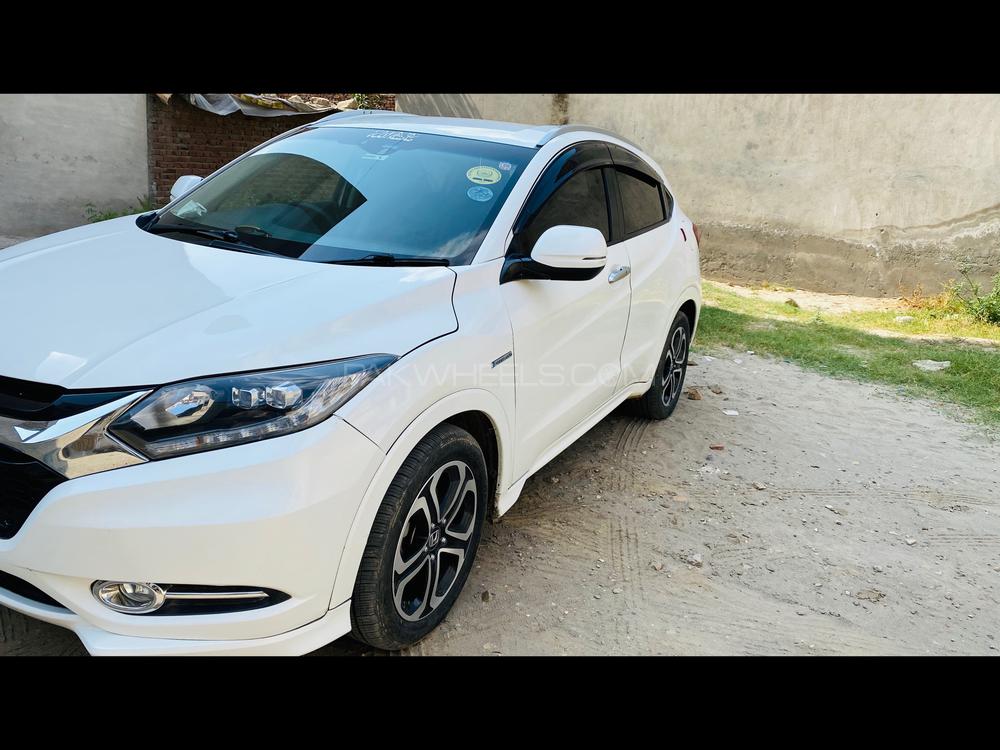 Honda Vezel 2014 for Sale in Gujrat Honda Vezel 2014 for Sale in Gujrat Image-4