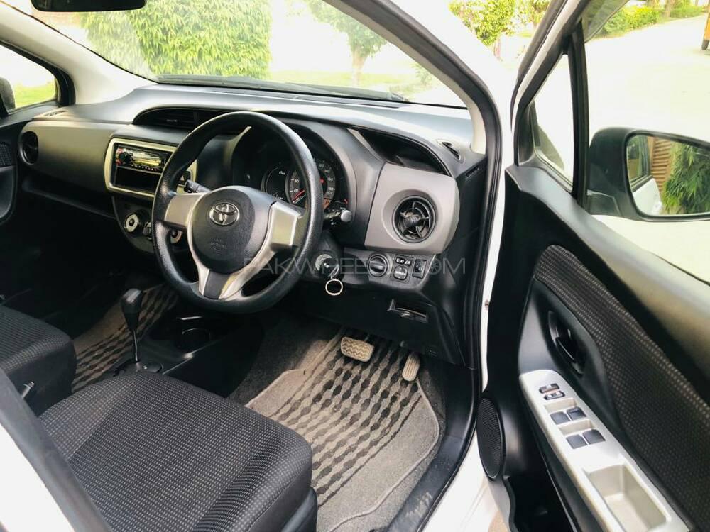 Toyota Vitz 2015 for Sale in Lahore Toyota Vitz 2015 for Sale in Lahore Image-3
