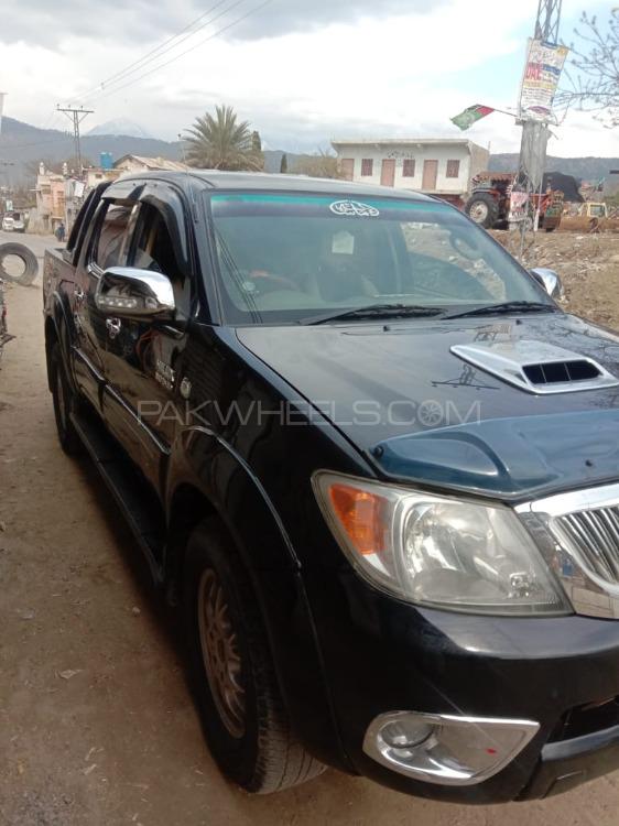 Toyota Hilux 2005 for Sale in Mansehra Image-1