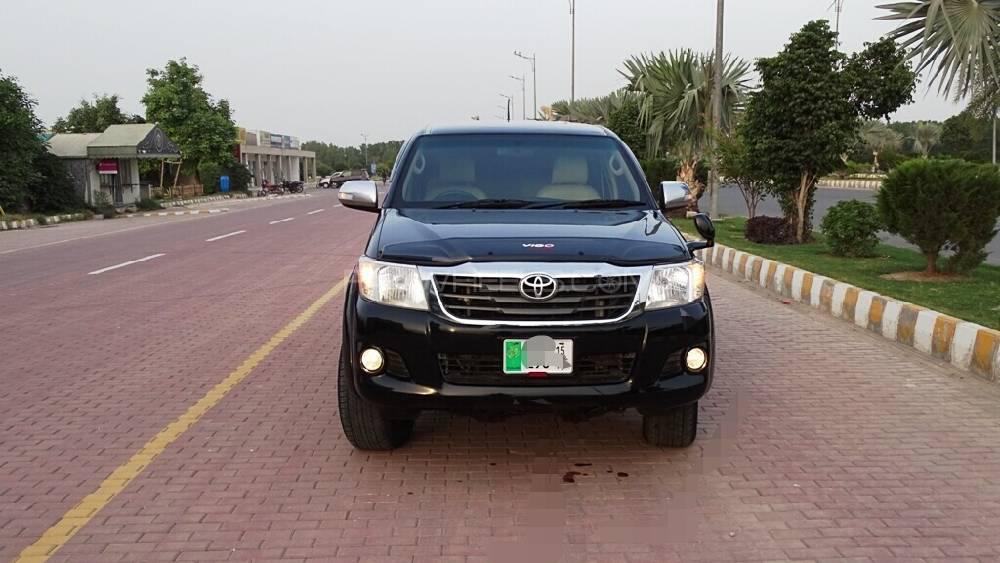 Toyota Hilux 2015 for Sale in Multan Toyota Hilux 2015 for Sale in Multan Image-2