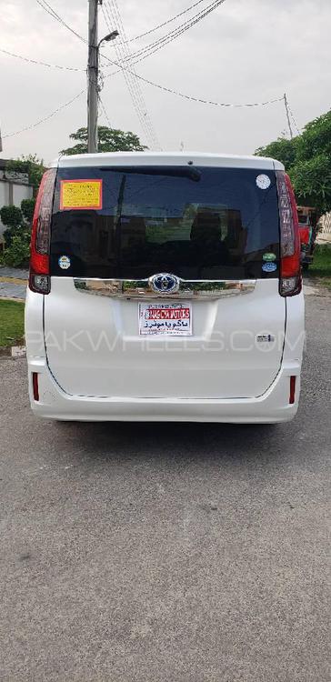 Toyota Noah 2015 for Sale in Islamabad Toyota Noah 2015 for Sale in Islamabad Image-16