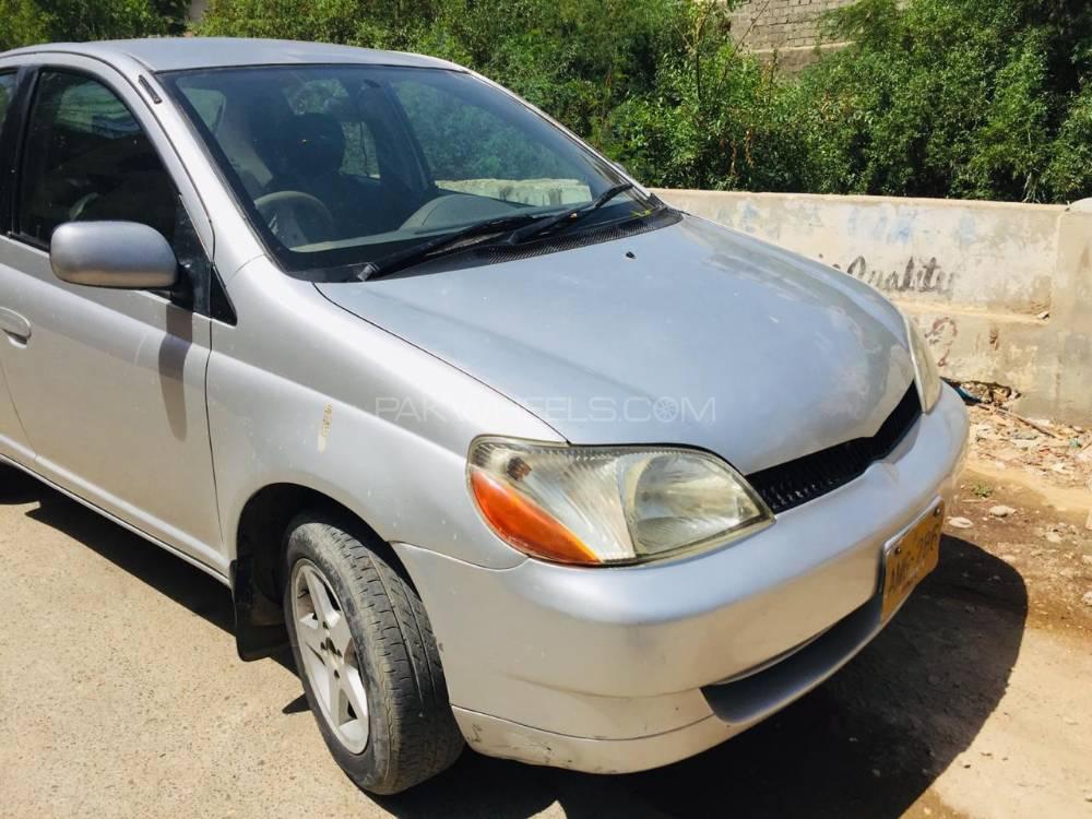 Toyota Platz 2002 for Sale in Karachi Image-1