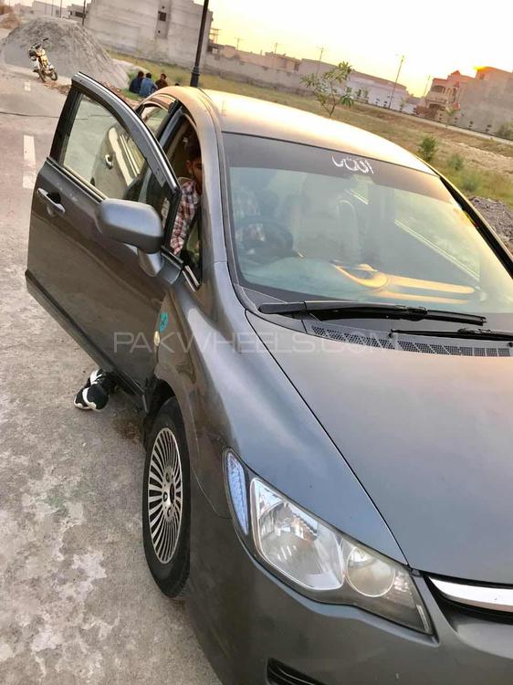 Honda Civic - 2011  Honda Civic - 2011  Image-2