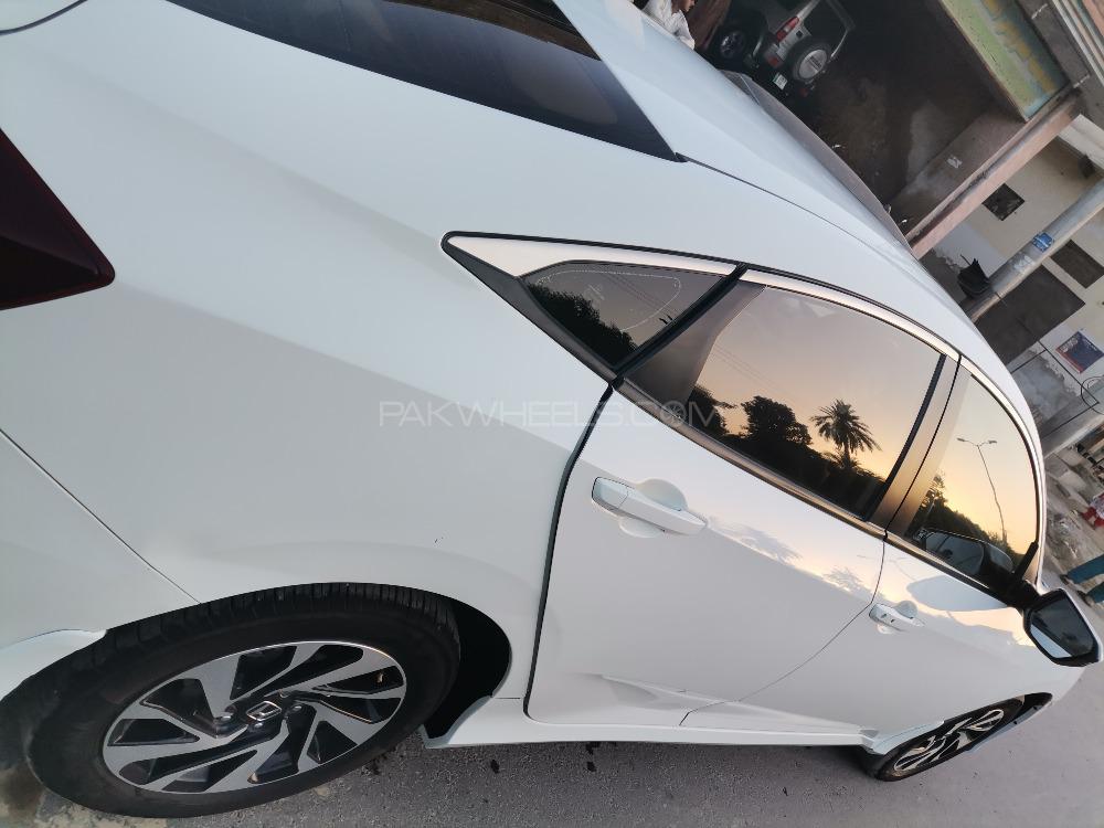 Honda Civic 2017 for Sale in Bahawalpur Honda Civic 2017 for Sale in Bahawalpur Image-3