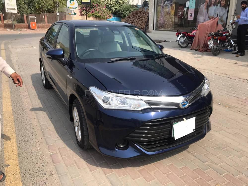 Toyota Corolla Axio 2016 for Sale in Multan Image-1